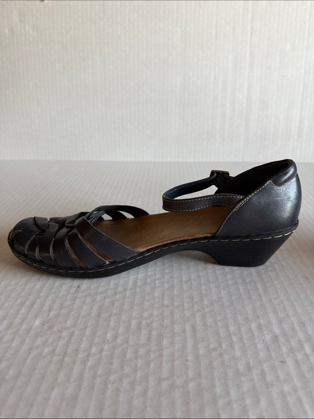 Clark’s Bendables Wendy Land Black Leather Closed Toe Sandals - Picture 5 of 11